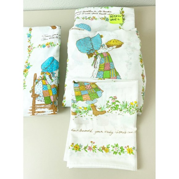 VTG Holly Hobbie Bedding Set ( Twin Fitted, Flat, Pillowcase) & Curtain GUC - Picture 8 of 8